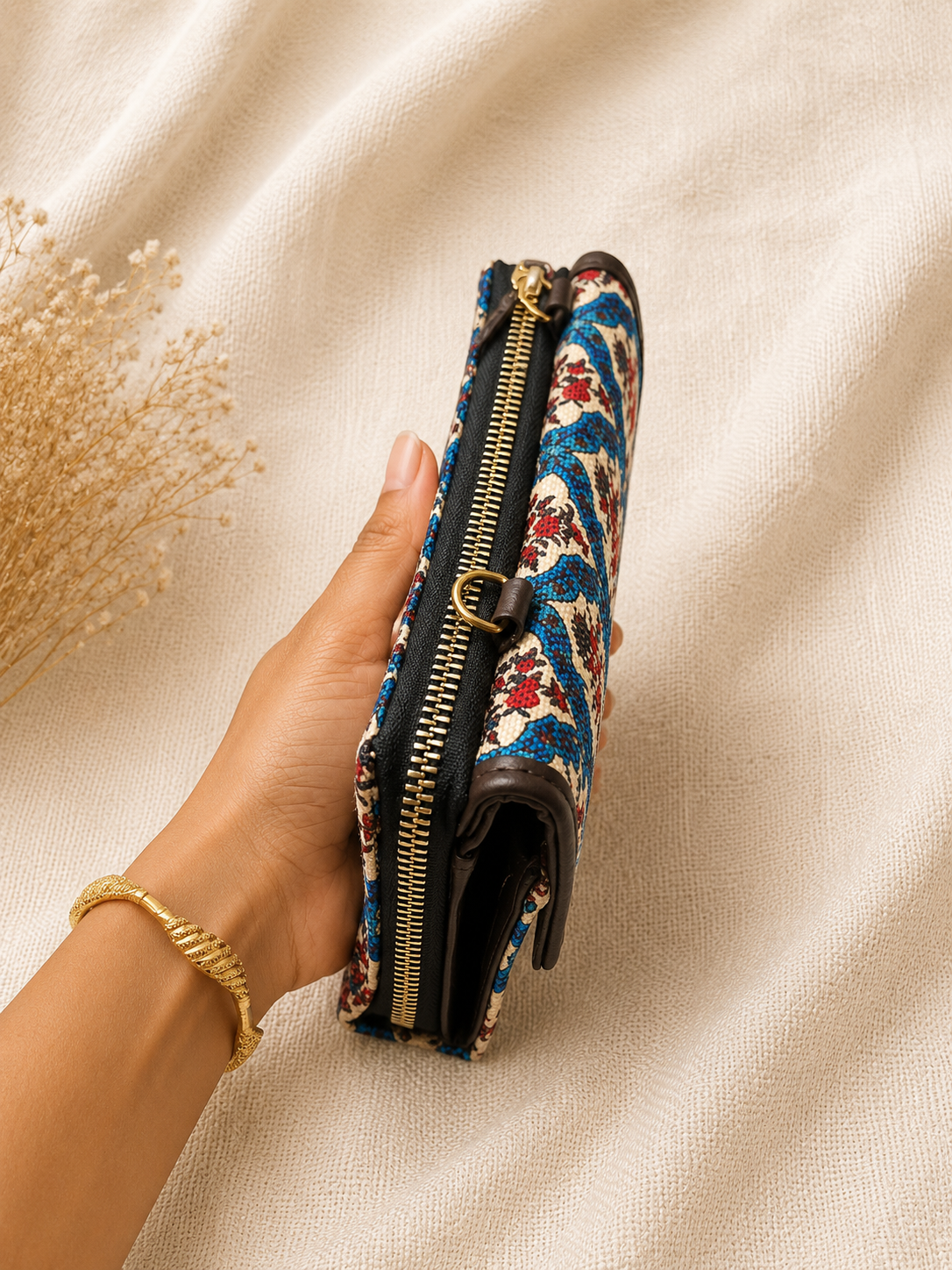 Blue Bloom 2 in 1 Sling Mobile Wallet